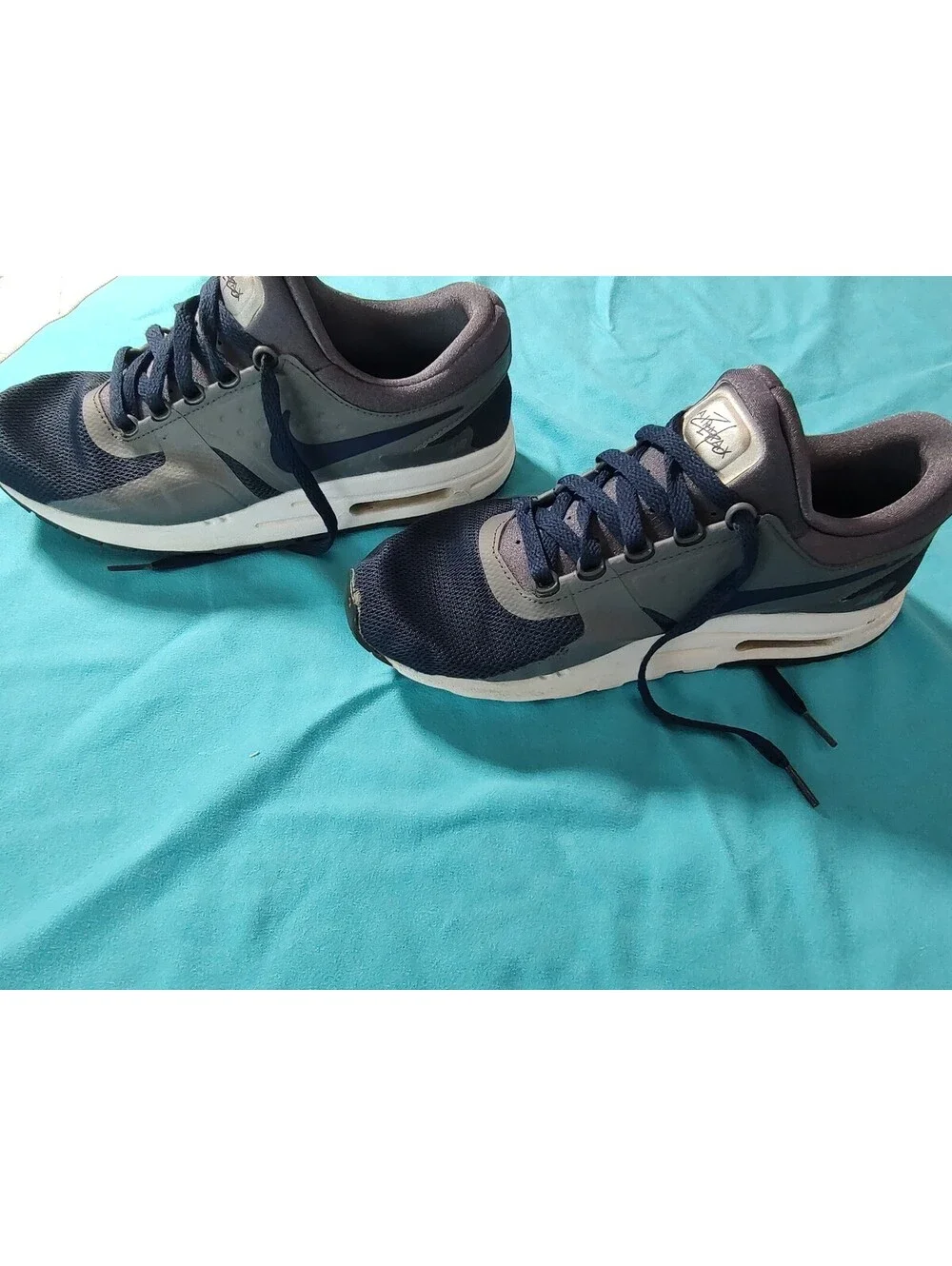 Nike Air Max Boys' Athletic Shoes Size 7Y Navy Blue and Gray
